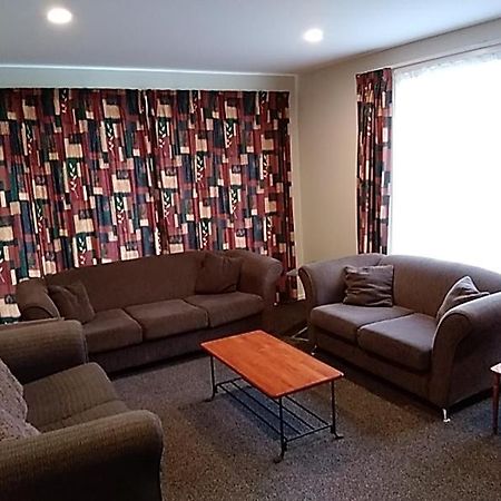Accommodation Fiordland -The Three Bedroom House At 226A Milford Road Te Anau Kültér fotó