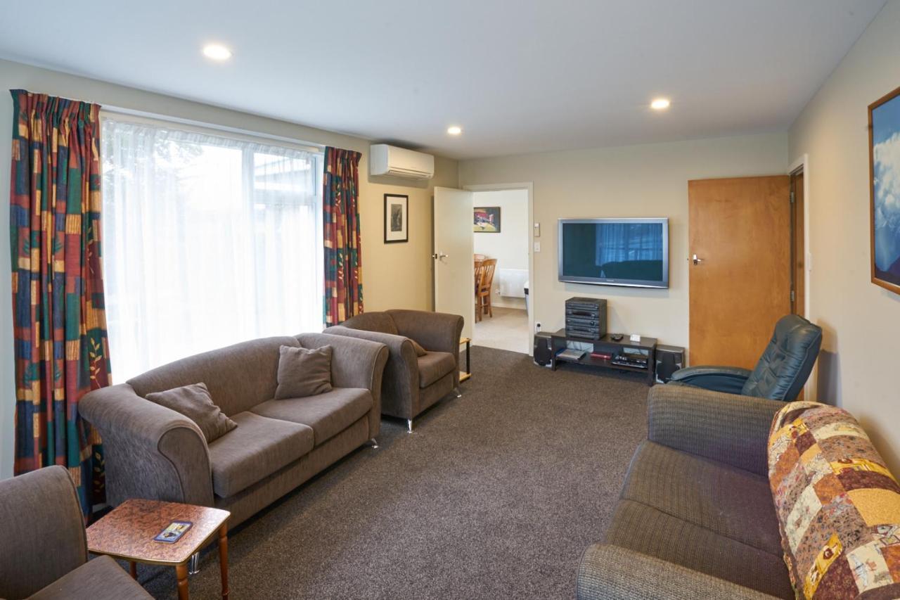 Accommodation Fiordland -The Three Bedroom House At 226A Milford Road Te Anau Kültér fotó